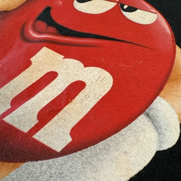 Vintage 2011 M&Ms Red M&M black graphic tshirt - Picture 13 of 16
